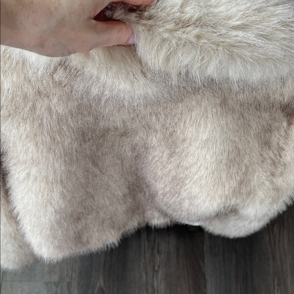 Faux Fur Cropped Jacket - Beige - Picture 7 of 14
